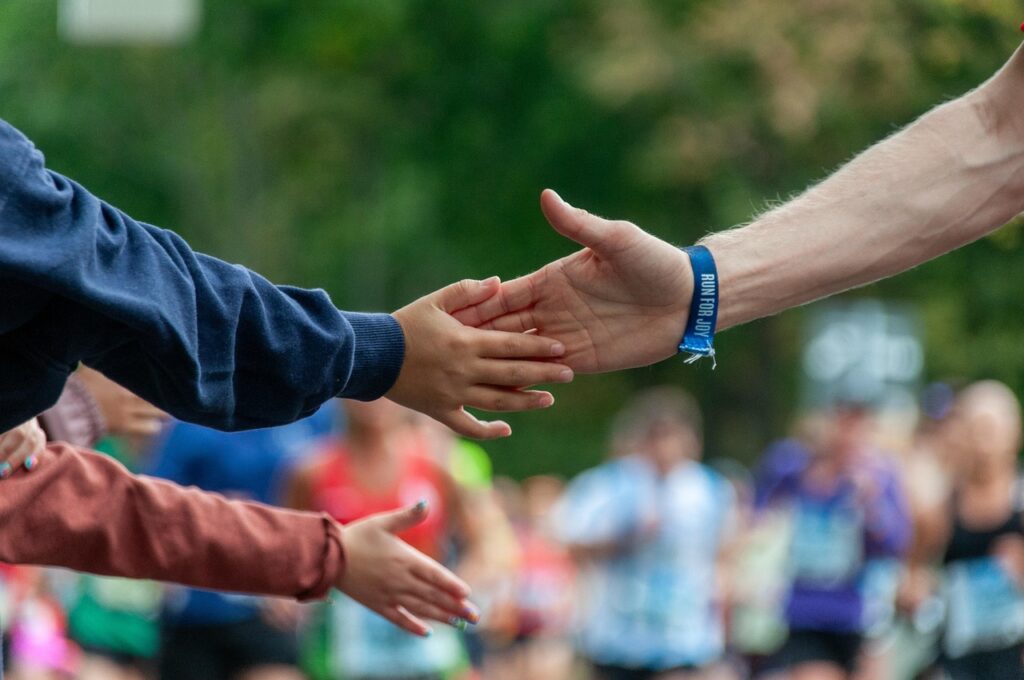 hands, marathon, gesture, running, spectators, bystanders, encouragement, motivation, cheering, motivation, motivation, motivation, motivation, motivation-8297611.jpg